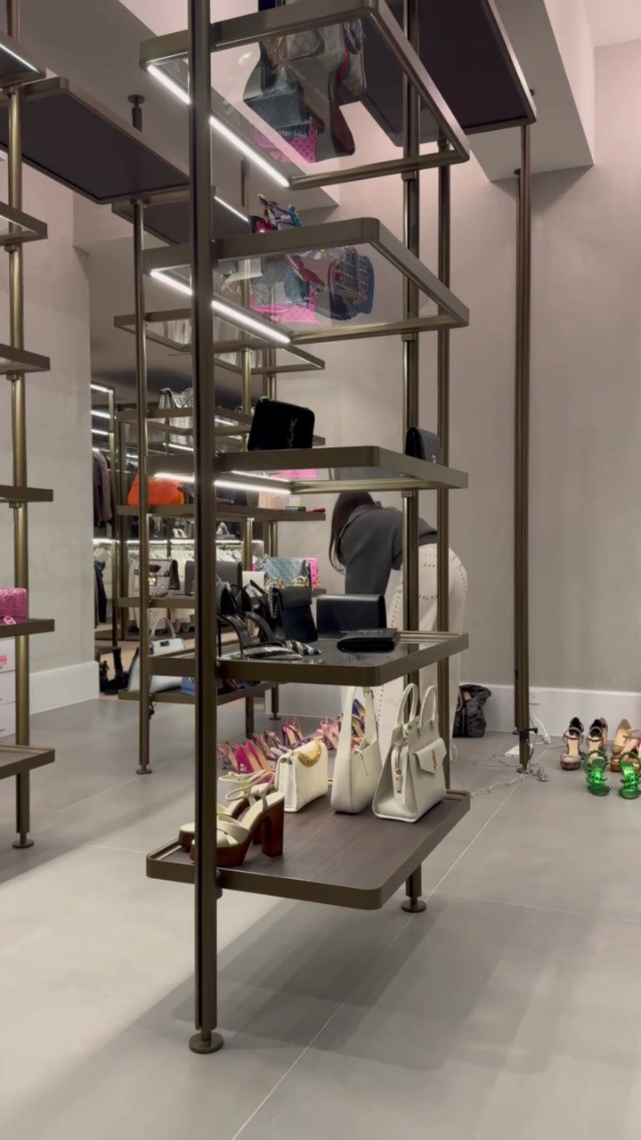 Behind the scenes at Hannah Brooke Design, studio and install moment 6